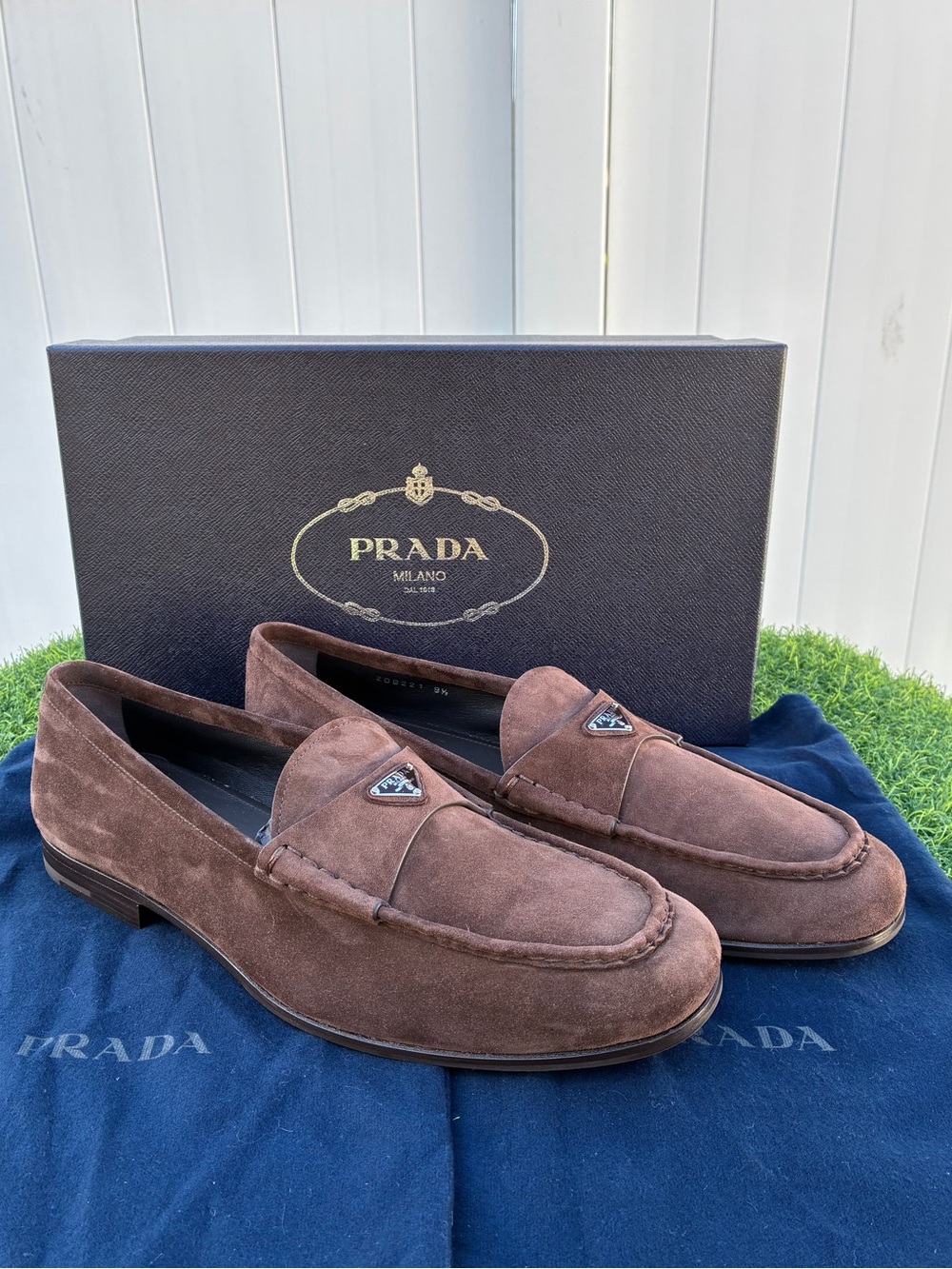 PRADA BROWN CALF SUEDE LOAFERS METAL TRIANGLE LOGO MEN’S SZ UK 9.5 / US 10.5 NEW - Picture 6 of 16